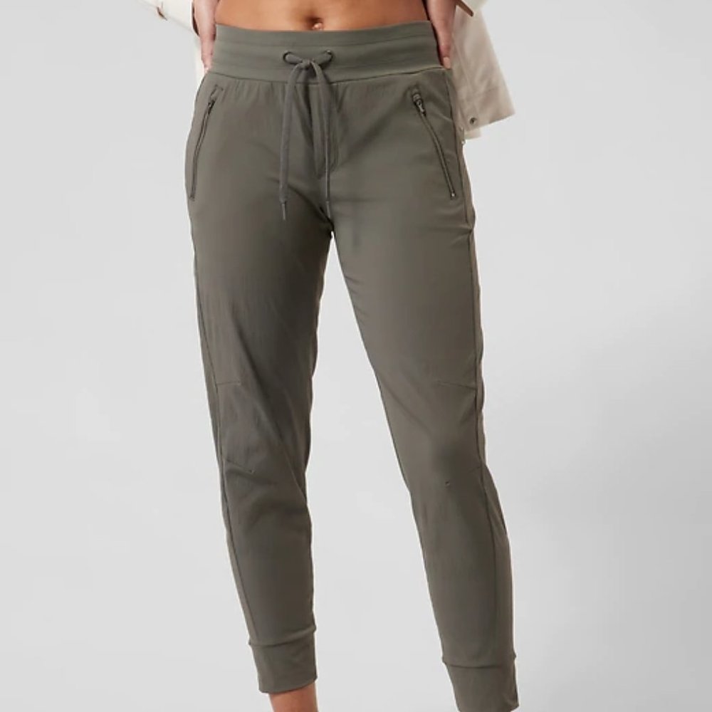 New w/ Tags Trekkie North Joggers Athleta